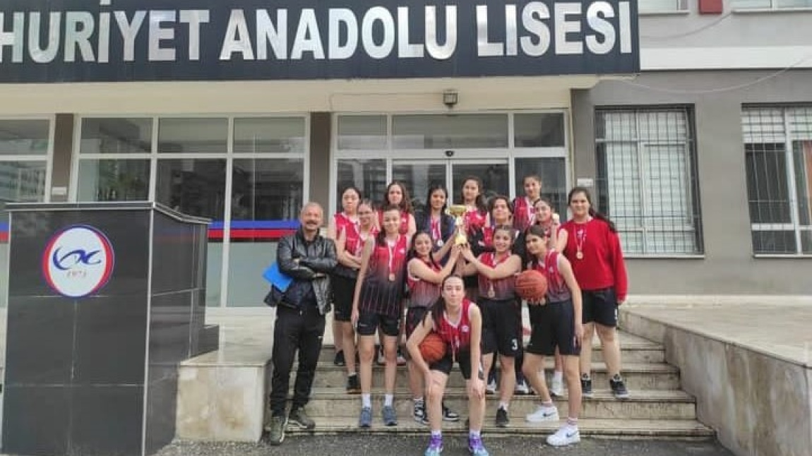 Kız Basketbol Takımı İl birincisi 